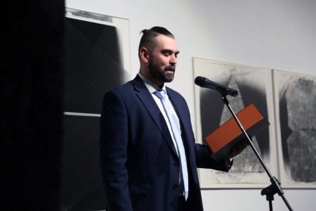 Click to zoom the picture.